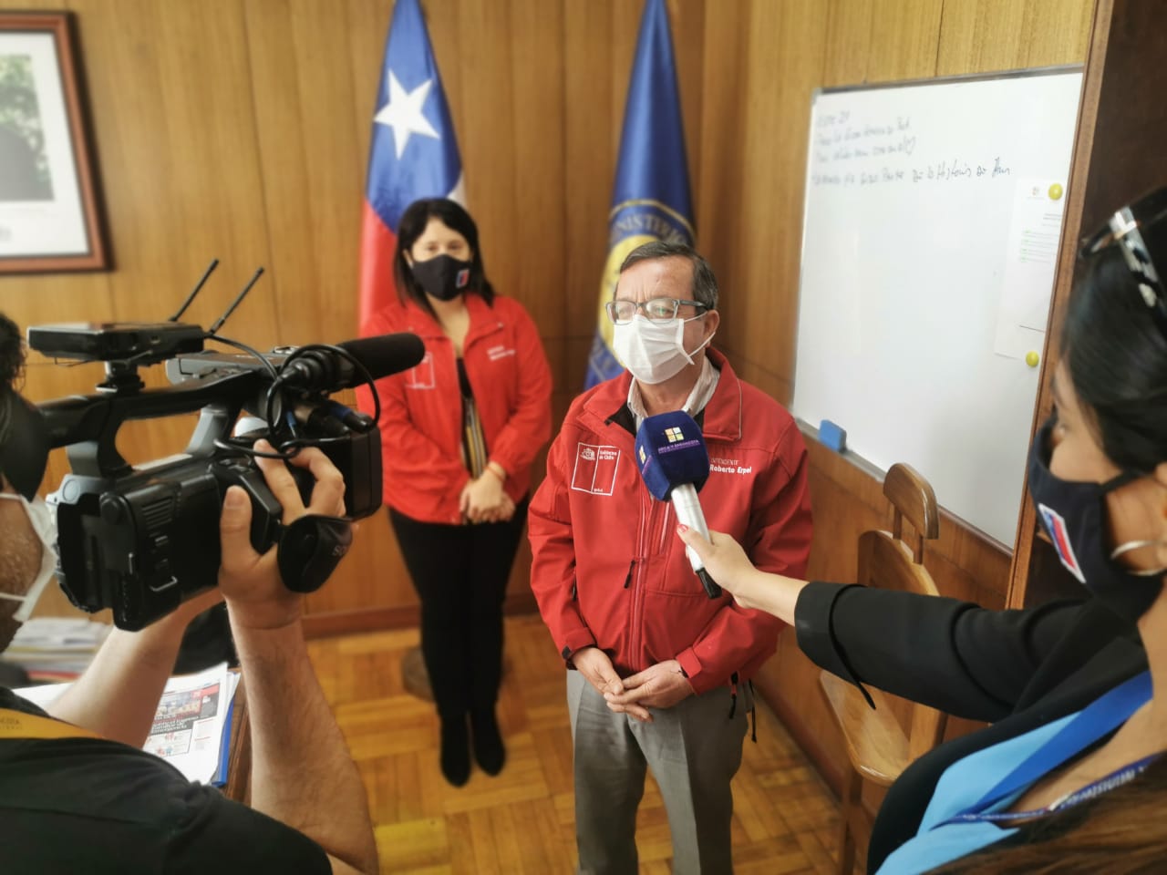 Intendente y Seremi de Desarrollo Social (Archivo).jpeg